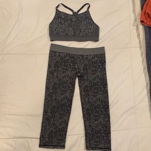 Fabletics Work Out Set